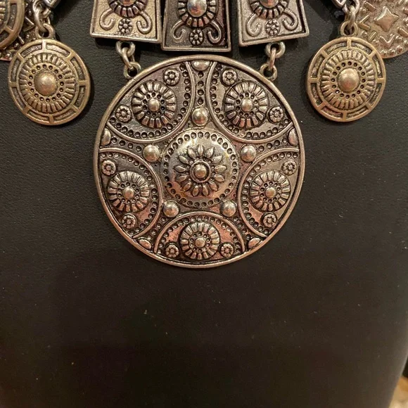 Elegant Silver Tone Bohemian Style Statement Necklace - Picture 2 of 15